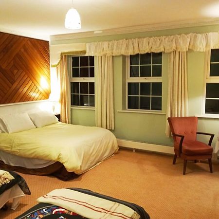 Hardwood Hall Кинегад Екстериор снимка
